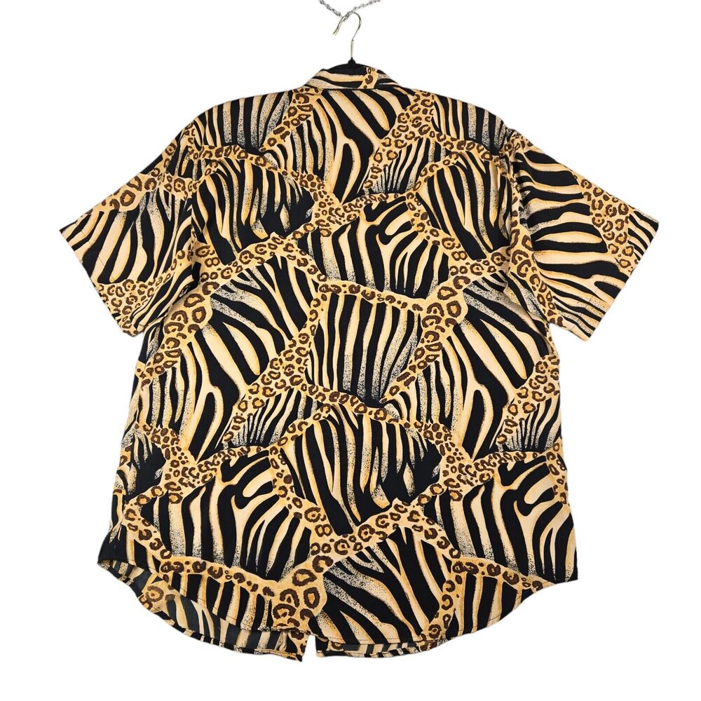 Vintage Le Caviar Womens Medium Blouse Animal Print Short Sleeve Slinky Flowy - Picture 6 of 11